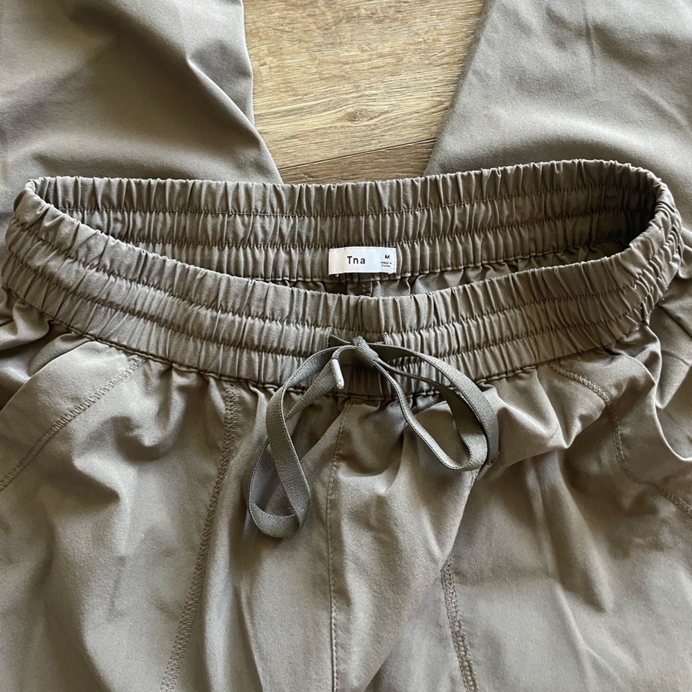 TNA Army Green Lightweight Jogger Pants in Size Medium